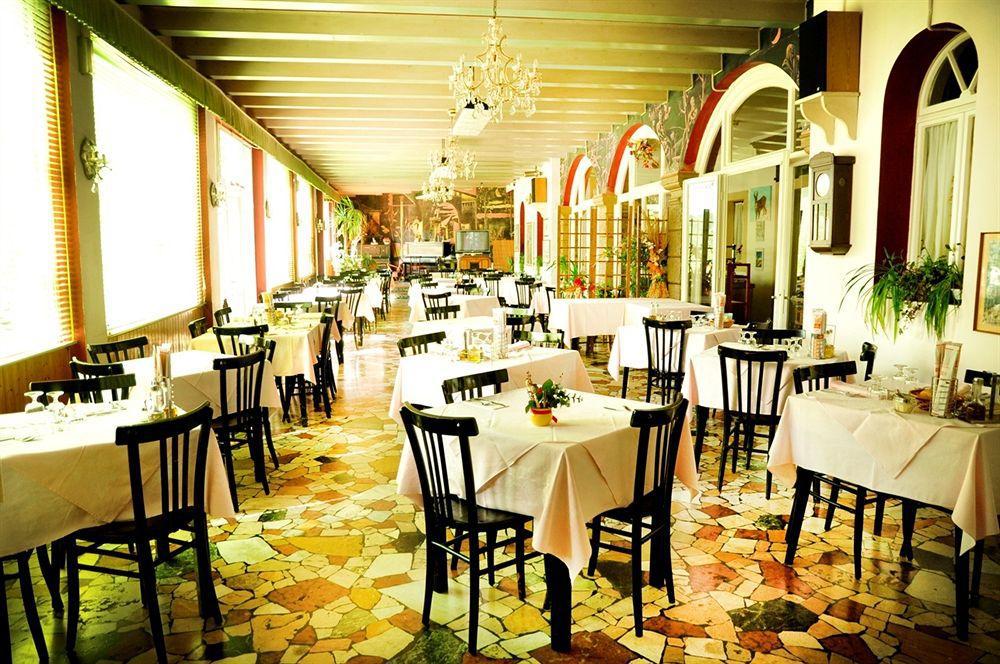 Albergo Trieste Lorenzago Di Cadore Exteriör bild