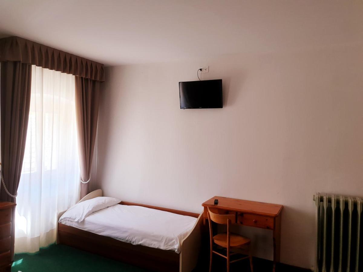 Albergo Trieste Lorenzago Di Cadore Exteriör bild